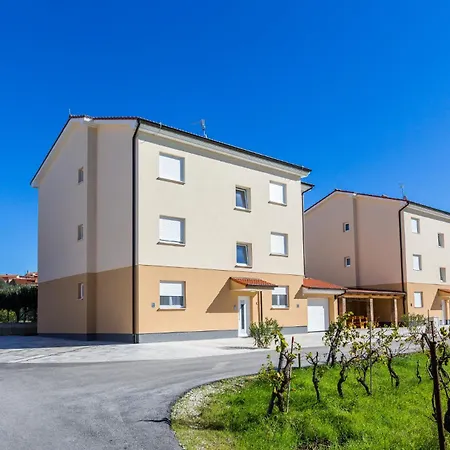 Apartment Dragan K2 - A2 Second Floor - Mpolo Medulin