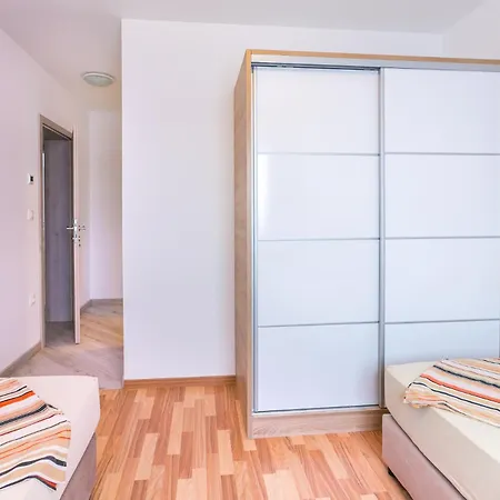Apartment Dragan K2 - A2 Second Floor - Mpolo
