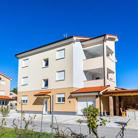 Apartment Dragan K2 - A2 Second Floor - Mpolo Medulin