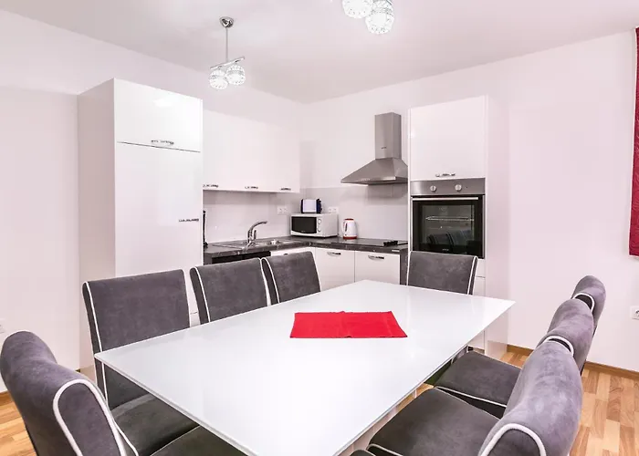 Dragan K2 - A2 Second Floor - Mpolo Appartement *