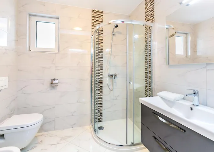 아파트 Dragan K2 - A2 Second Floor - Mpolo